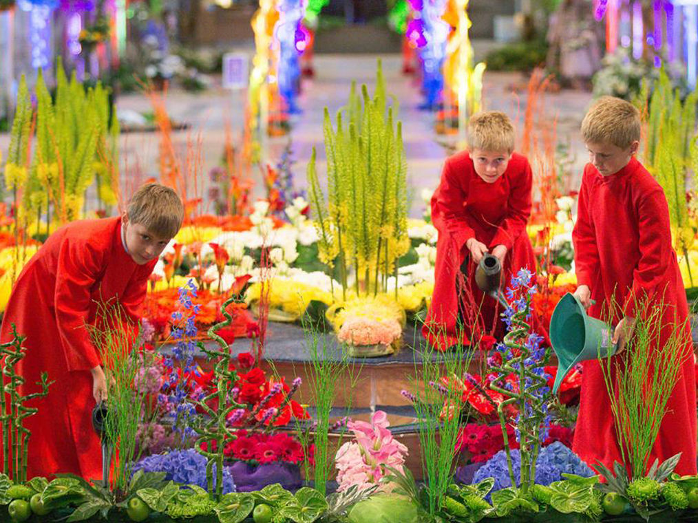Ely Cathedral Flower Festival choir boys
